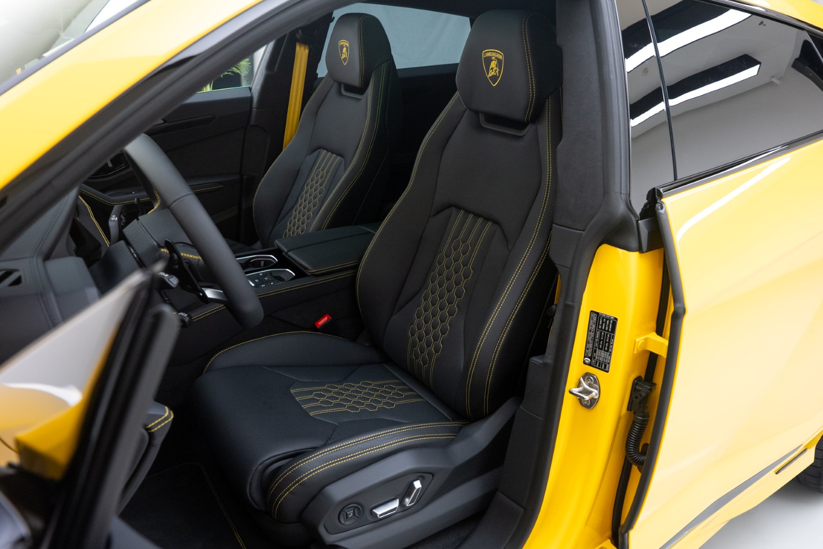 2025 LAMBORGHINI URUS SE | 3D BANG & OLUFSEN | HIGH SPEC